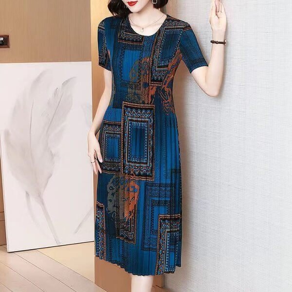 Fashionable Pleated Dress - Image 10