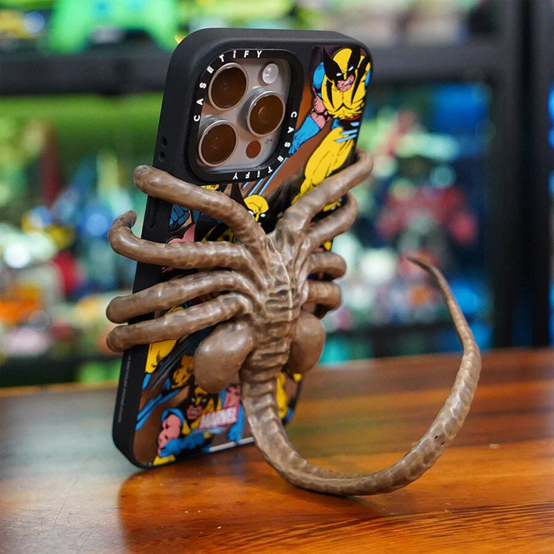 Horrible Facehugger Phone Holder - Image 2