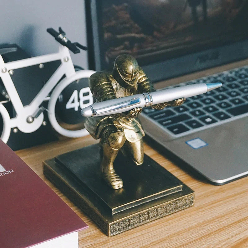 knight pen holder - Image 11