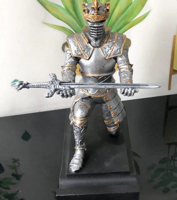 knight pen holder - Image 19