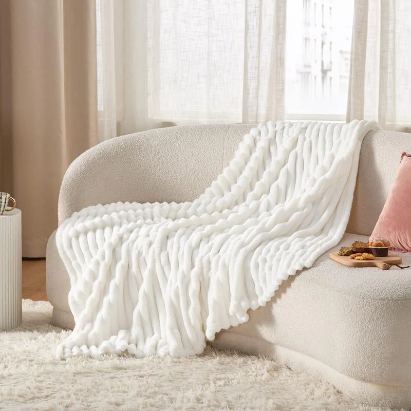 Striped flannel blanket - Image 11