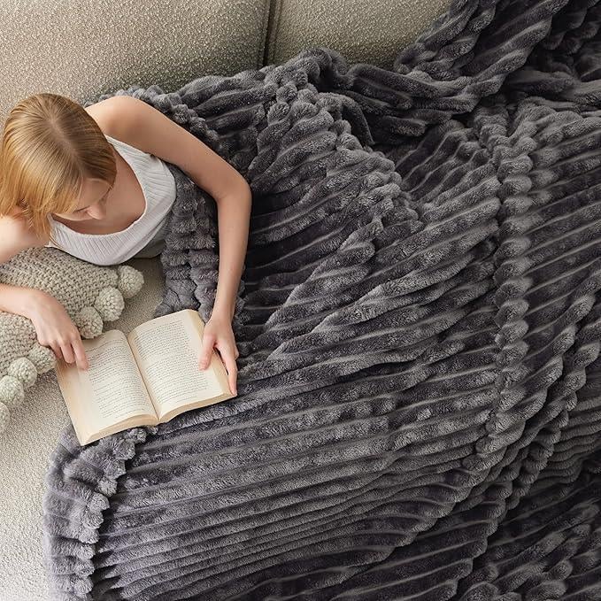 Striped flannel blanket - Image 9