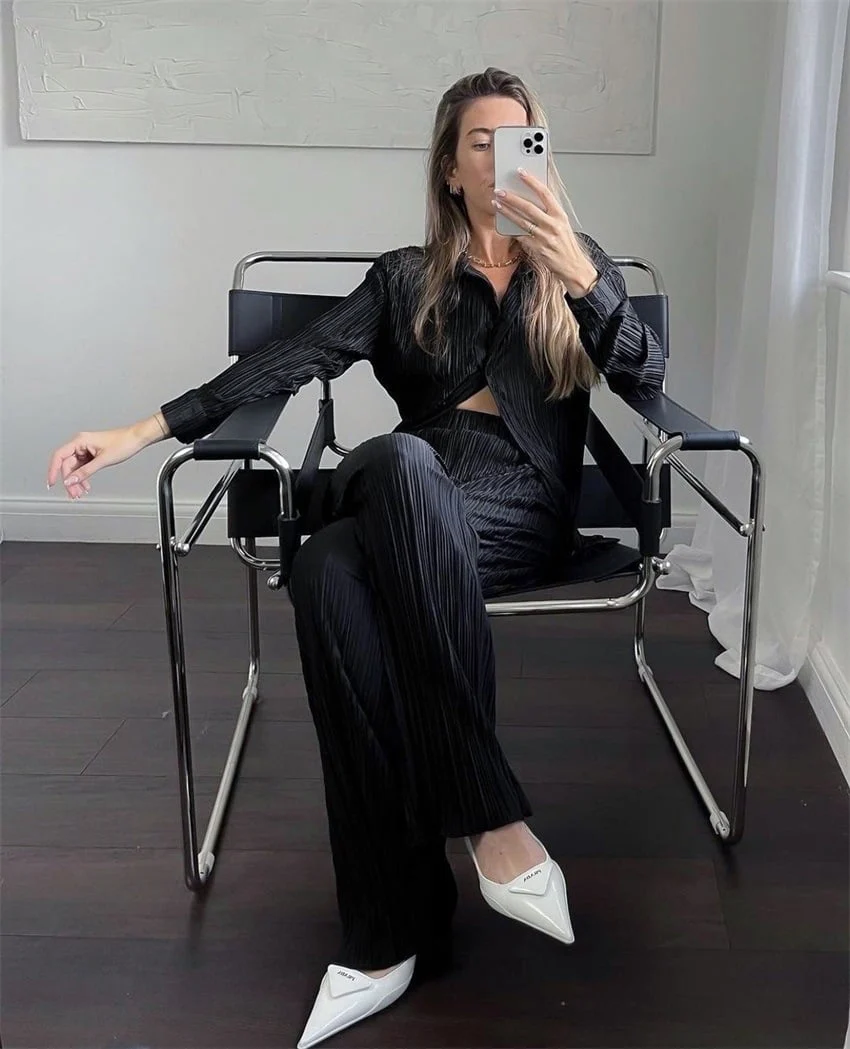 Ladies Elegant Pleated Two-Piece Suit - Image 3